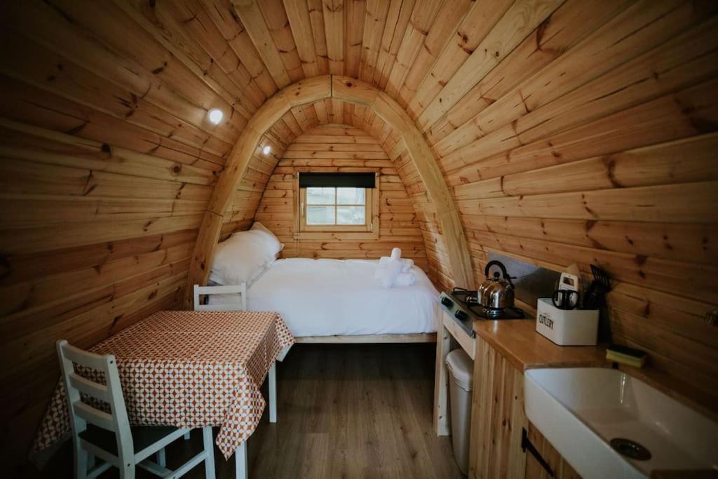 バーマスOak Special Winter Offers - Hot Tub & Log Burnerアパートメント エクステリア 写真